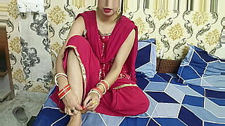 chica-en-legins-se-masturba