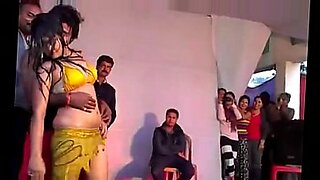 negra-pelirroja-desnuda-con-mas-de-40-anos
