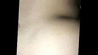 negro-pollon-se-folla-a-mujer-pequenita