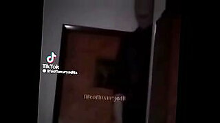 a-su-esposa-se-la-folla-desconcido
