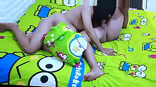 mama-latina-cachonda-es-follada-por-un-homnre-mas-joven