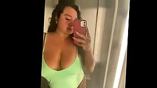 follando-con-mi-suegra-delante-del-cornudo
