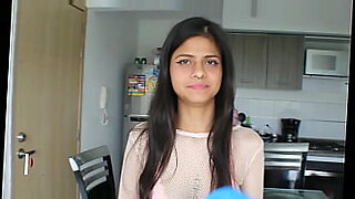 lesbiana-joven-follando-con-madurita