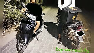 video-porno-meseras-desnudas