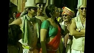 sonakshi sinha and kareena kapoor vary xxx 3 hot blue full hdfilm com