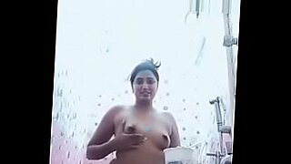 mastubting-woman-nude-redtube