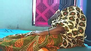 caught-masturbation-mom-webcam