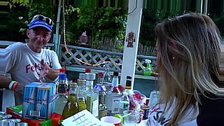 2-chicas-con-un-hombre-jovencitas-xxx
