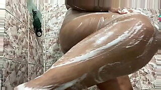 castigando-a-su-madre-culona
