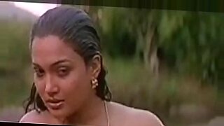 safada-bath-scene-incest-film