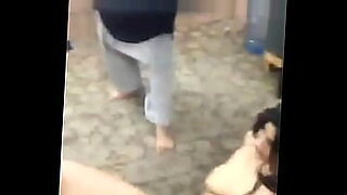 xxx-casera-morocha-arrodillada-mamando-polla-y-corrida