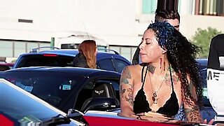video-de-regueton-de-dos-minas-gordas-bailando