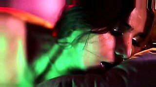 encuentro-dormida-a-una-puta-en-la-sala