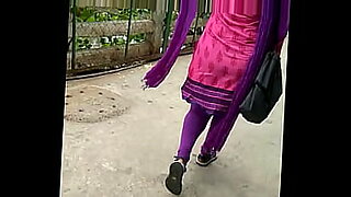 manoseando-culo-grande-en-la-calle-porn