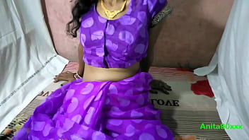 indian women sexy striping saree